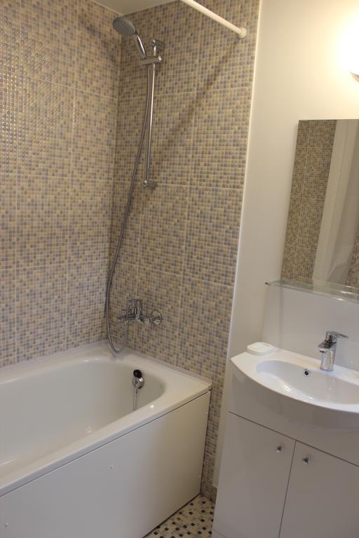 Three-Bedroom Apartment On Peldu 19 Riga Eksteriør billede
